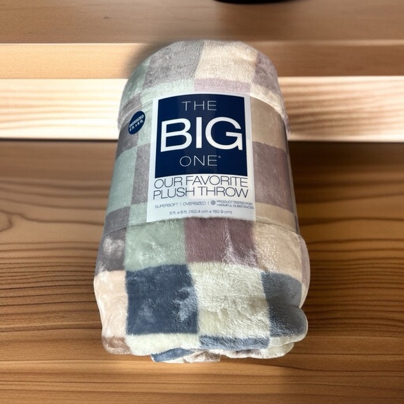 The Big One Plaid Blanket NWT 60"x72" | Cozy Neutral Pastel Throw | Soft & Comfy - Picture 2 of 2